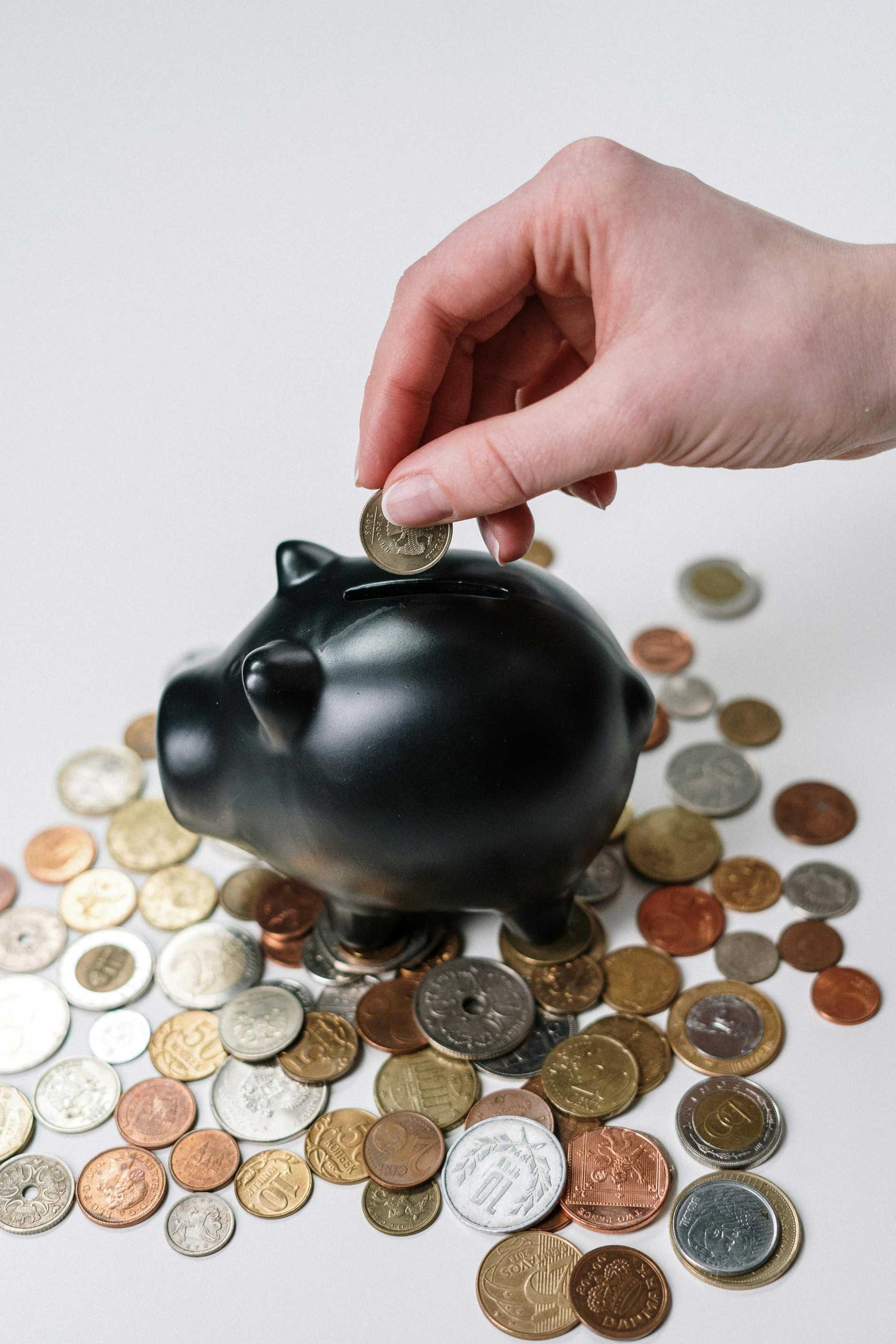 解析黄金期货现价机制：供求、经济、政治与货币政策等多因素的影响