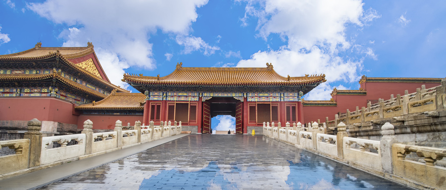 全球疫情下数字经济优势凸显：从线下到线上的转变与数字文化产业的崛起